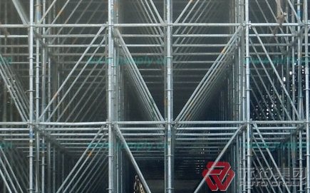 盤扣式腳手架配件、立桿的使用
